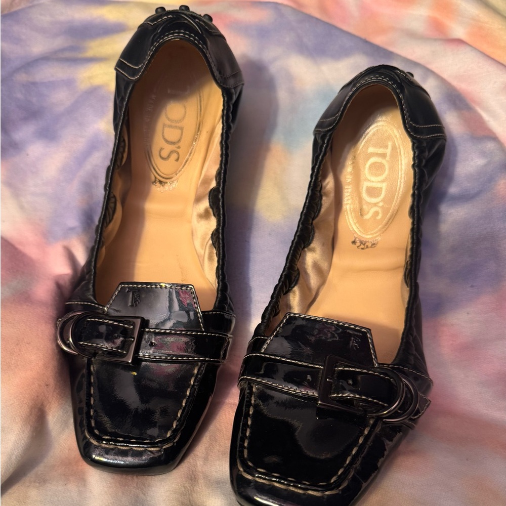 Tod's Black Patent Leather scrunch Loafers /ballet flats